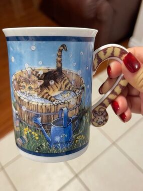Danbury Mint Blue Cat in Tub Ceramic Mug with Patterned Handle
